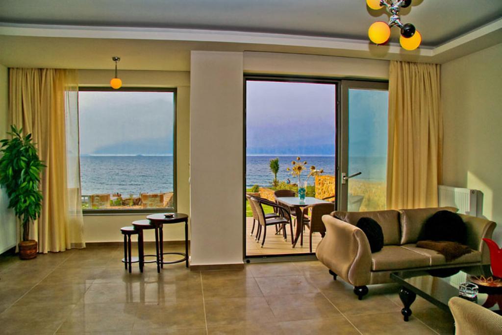Sea View Beachfront Villa Peri Gouvai Exteriör bild